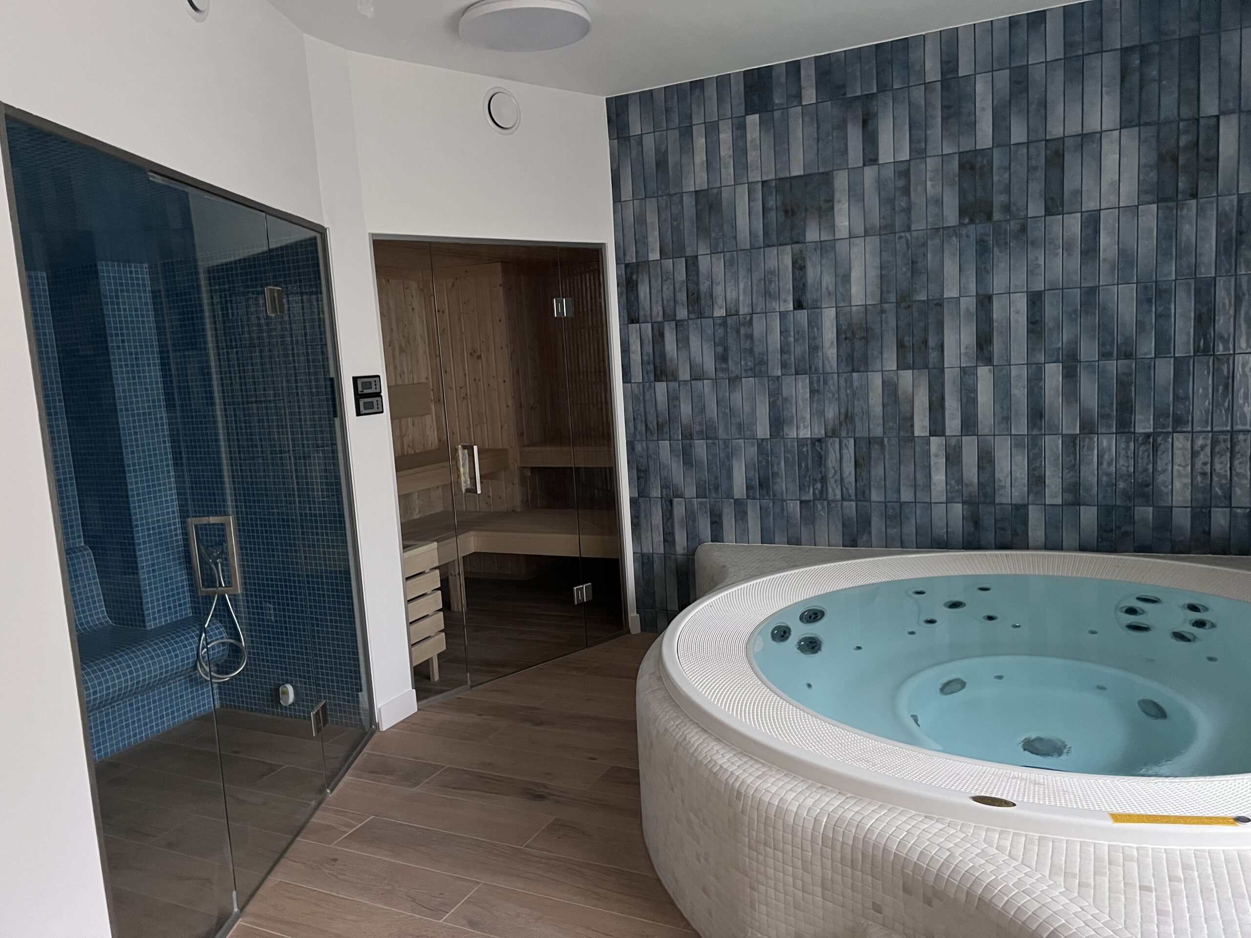 Całoroczne jacuzzi i sauny